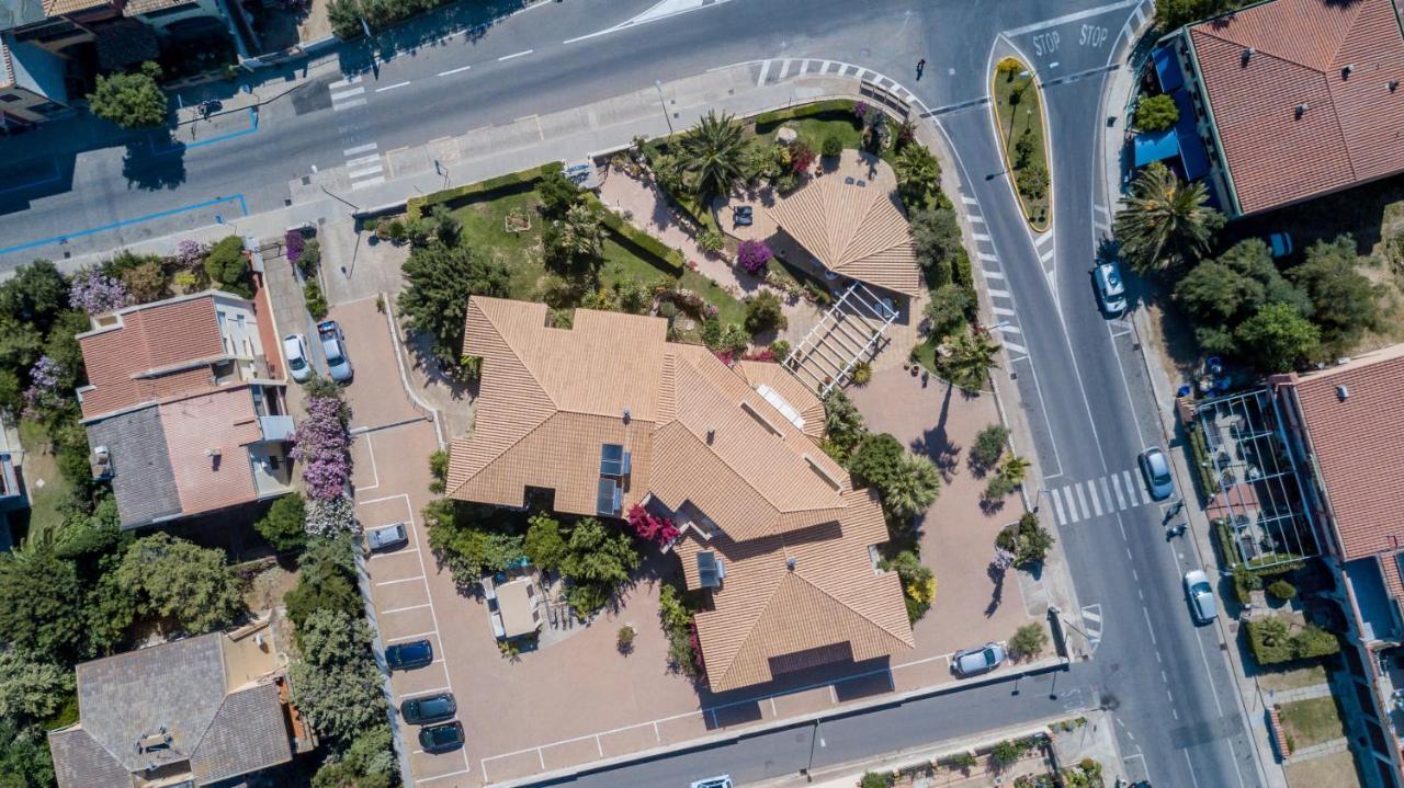 Hotel Raffael Villasimius Esterno foto