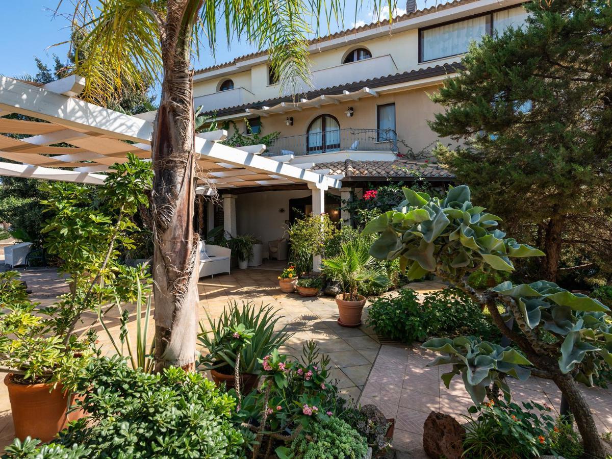Hotel Raffael Villasimius Esterno foto